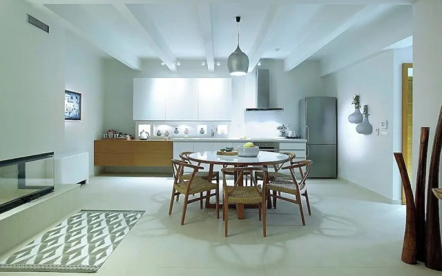 Adeste Villas