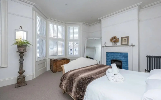 Host Stay The Walpole House