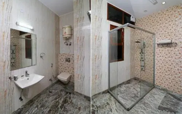 Royal Palace by OYO Rooms