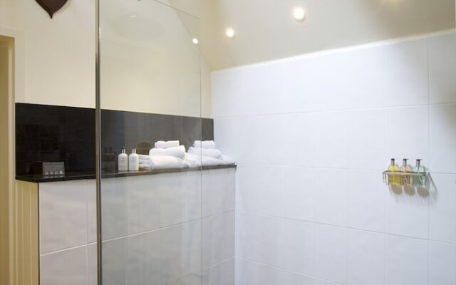 Hare And Hounds Hotel