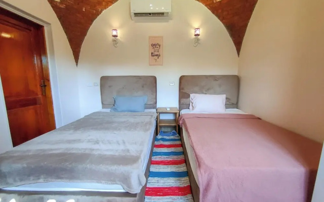 Sahure Pyramid View Inn