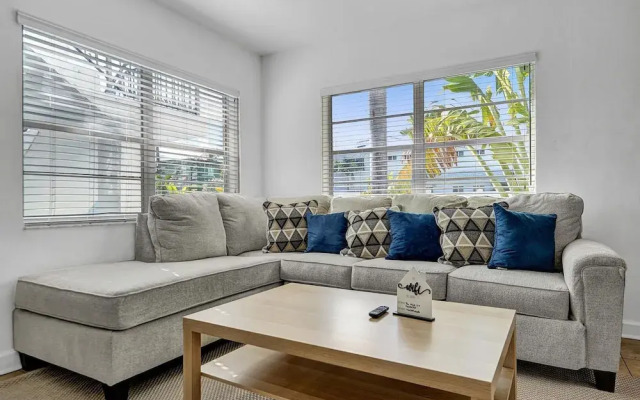 Lovely 1- Bedroom Rental Unit With Pool