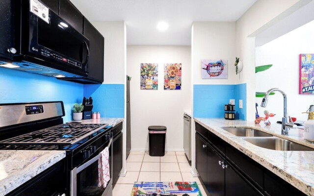 Graffiti and Glam Wonderland