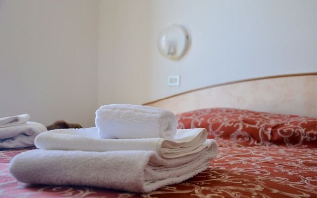 What Else Hotel