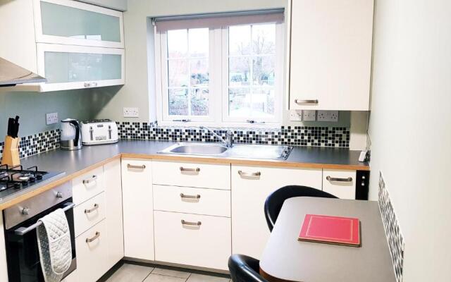 The Comfy Place - Private Apartment in Maidenhead