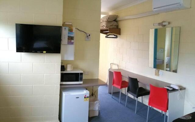 A & A Lodge Motel Emerald