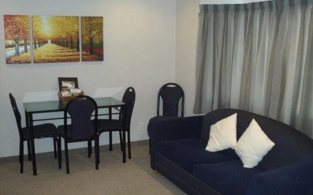 Champers Motor Lodge