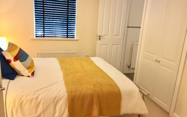 Modern 2 Bed Apartment in Southampton