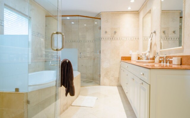 Crystal Court Estate - Four Bedroom Home