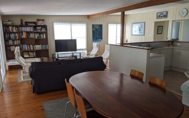 Seagrass Beach House at Hyams 4pm Check Out Sundays