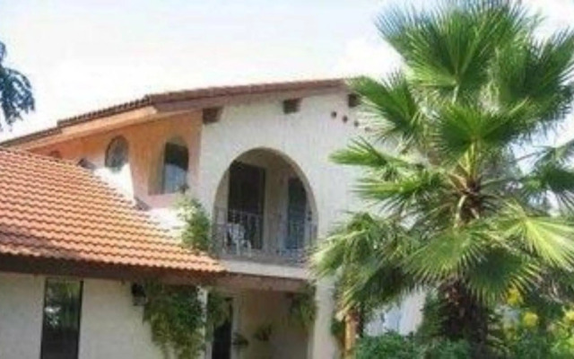 Lakehouse Bed and Breakfast
