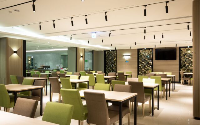 CHECK inn Taichung Wenxin Zhongqing