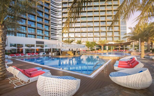 Отель Yas Plaza Circuit