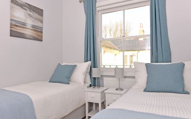 Silverdale Mews