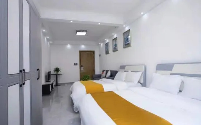 Yueyang Xiqi Hotel (Yueyang East Railway Station)