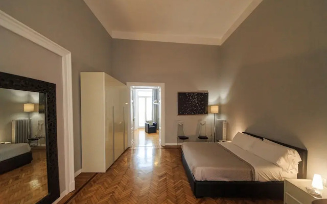SpaccaNapoli Comfort Suites