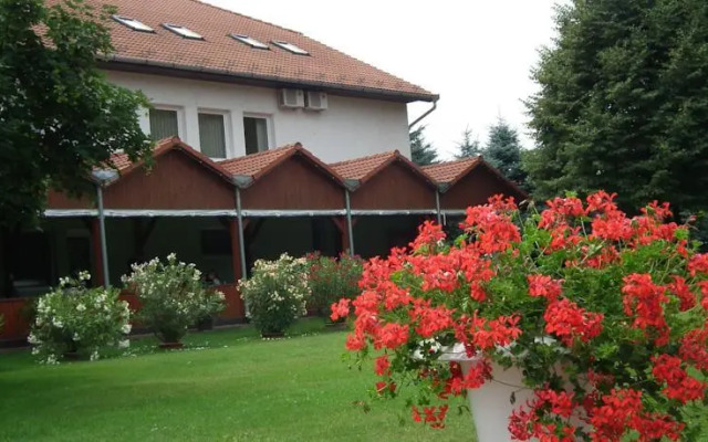 T.G.-Virágdekor Ifjúsági Szálló