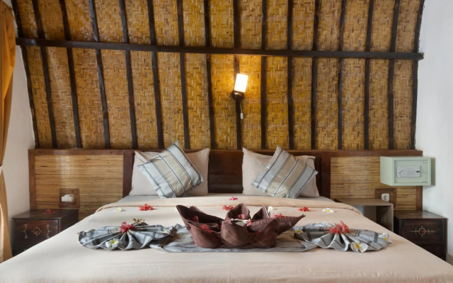Warna Beach Hotel – Guest Rooms – Gili Trawangan