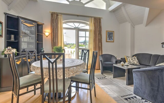 Plush Apartment in St. Kanzian am Klopeinersee with Sauna