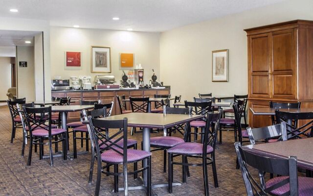 Comfort Suites Cedar Falls