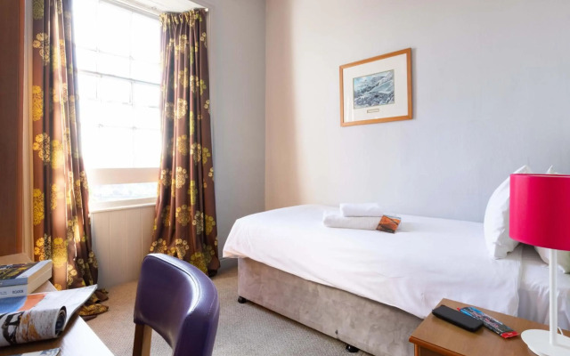 The George Hotel