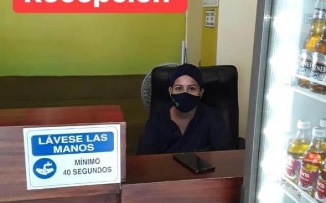 D’ Ruiz Hotel