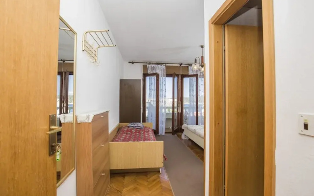 Apartments and Rooms Krstinić