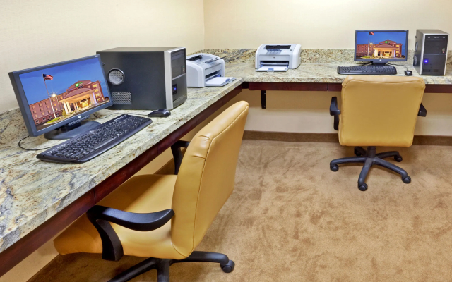 Holiday Inn Express & Suites Ontario by IHG