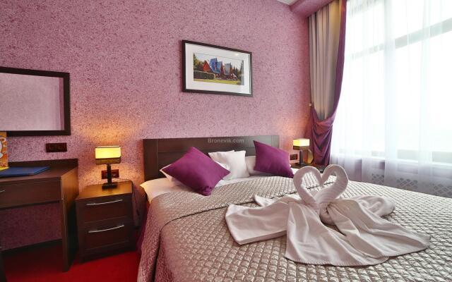 Heliopark Cruise Hotel