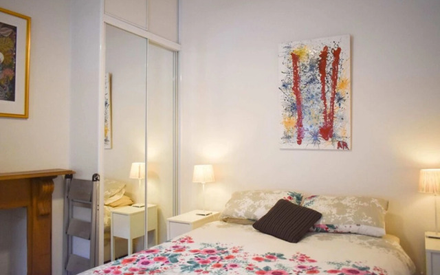 Cosy Erko 2 Bedroom Home on Edge of Sydney City Centre