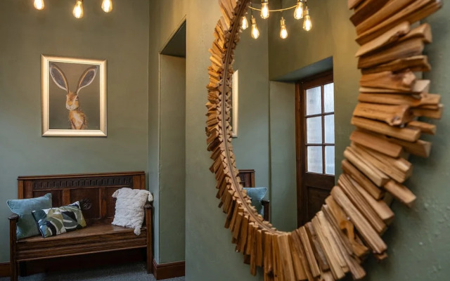 Watermouth Castle, Rhododendron Apartment