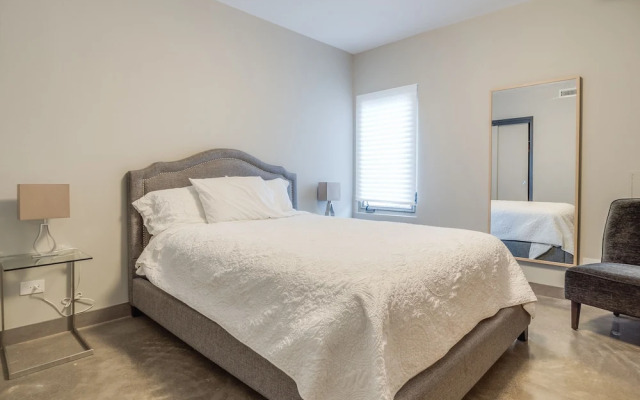 Deedee's Apartments - Lofts at Grove
