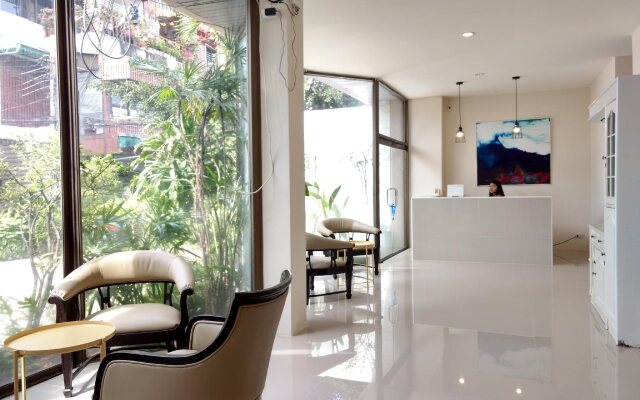 Rama 9 Kamin Bird Hostel