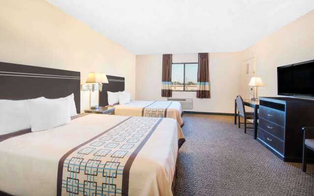 Days Inn by Wyndham Hobbs