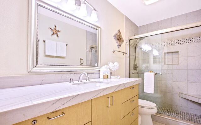 Lokelani #B203 - 2 Br condo by RedAwning