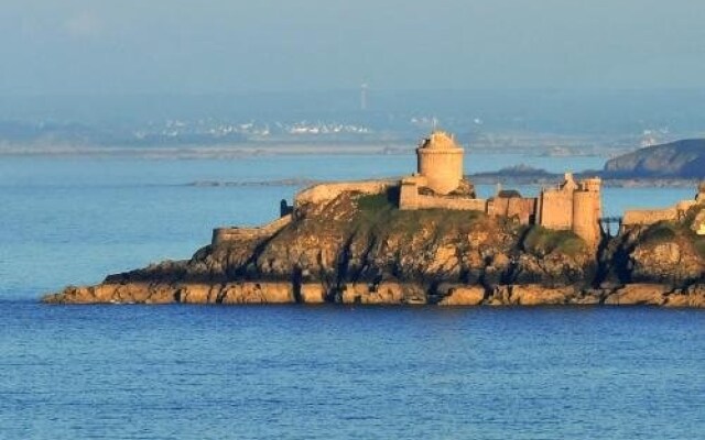 hotelF1 Saint-Malo Dinard