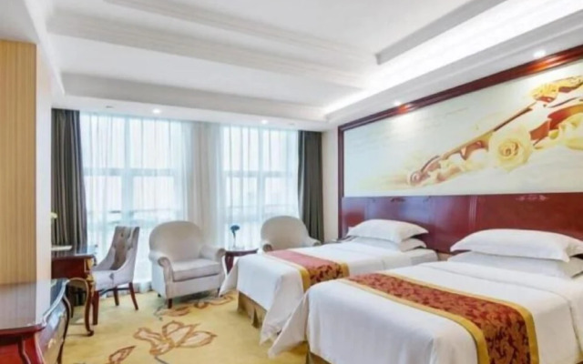 Vienna International Hotel (Shenzhen Cooperation Zone)
