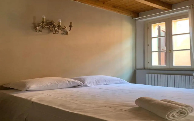 whouse suite GOLD TOWERS