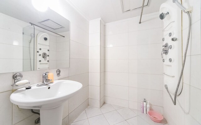 Busan Janglim Blue Moon Hotel
