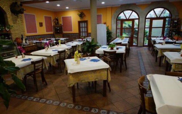 Hostal Restaurante El Surtidor