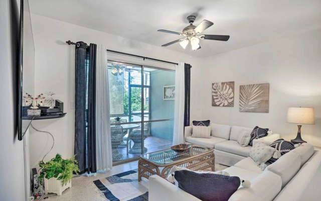 Vibrant Stuart Getaway w/ Private Hot Tub!