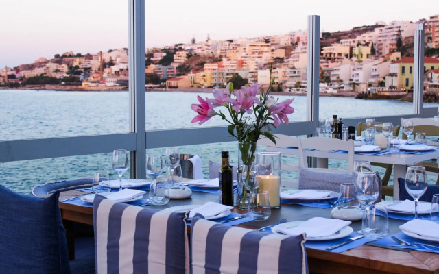 Cavo Seaside Suites