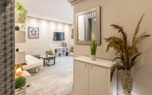 Artistic chill art apartment 2+2.Centar of Split.