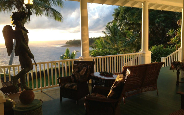 The Palms Cliff House Inn