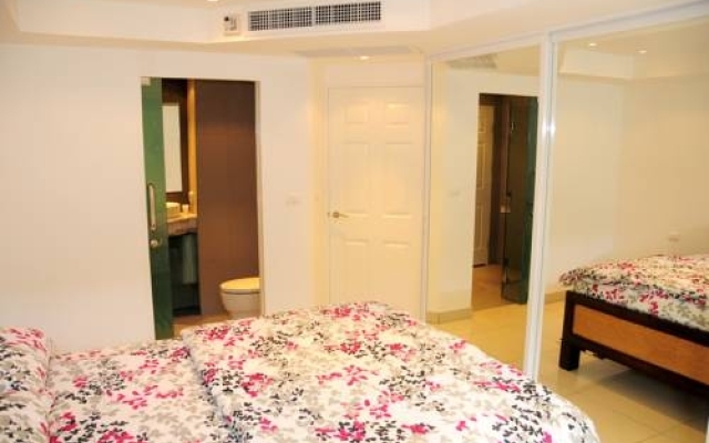 Kata Hill Seaview Apartment