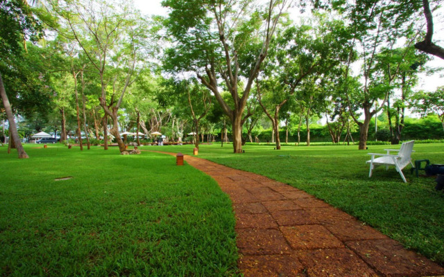 Raya Resort Beach front - The Most Green Resort in Cha-am