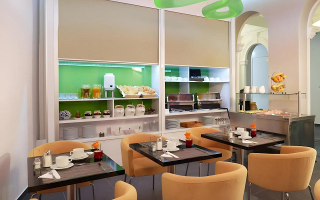 FortyPlusOne Hotel