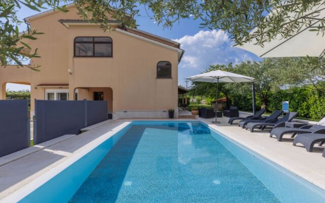 Apartment Mir Dorio