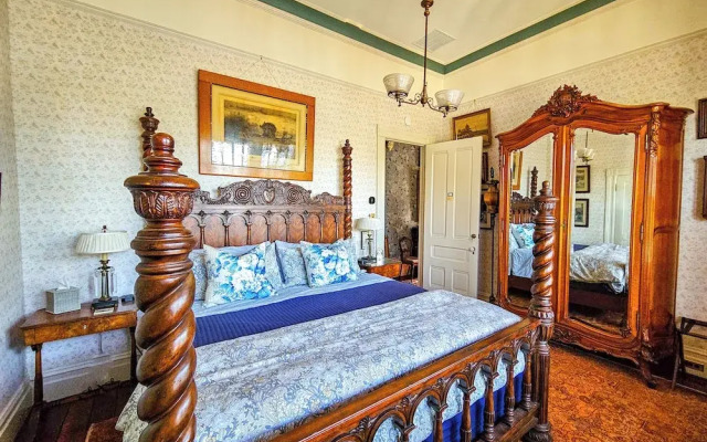 The JD Hyde Historic Inn