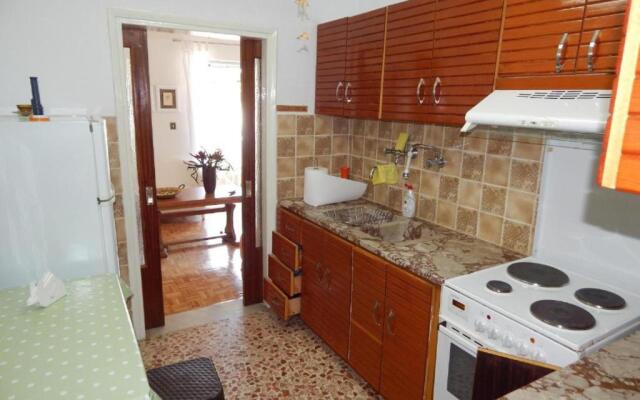 Baroque 10-person Apartment in Makrygialos
